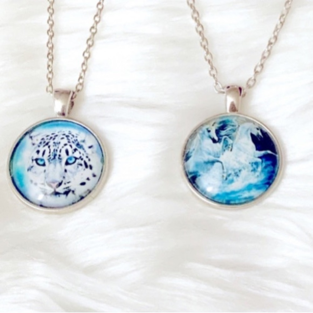💎💎One Horse And One Leopard Cabochon Necklace